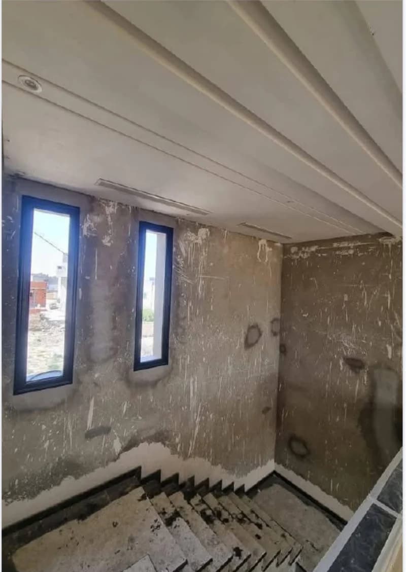 Cage d’escalier en cours de finition